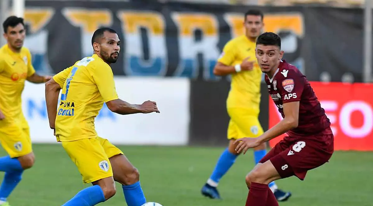 Penalty ratat de trei ori în meciul Petrolul - Rapid, disputat în play-off-ul din Liga 2