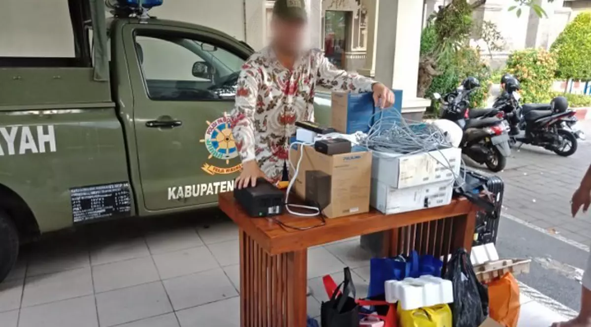 Un român ar putea fi deportat după ce a făcut scandal într-o vilă din Bali sursa foto: coconuts.co