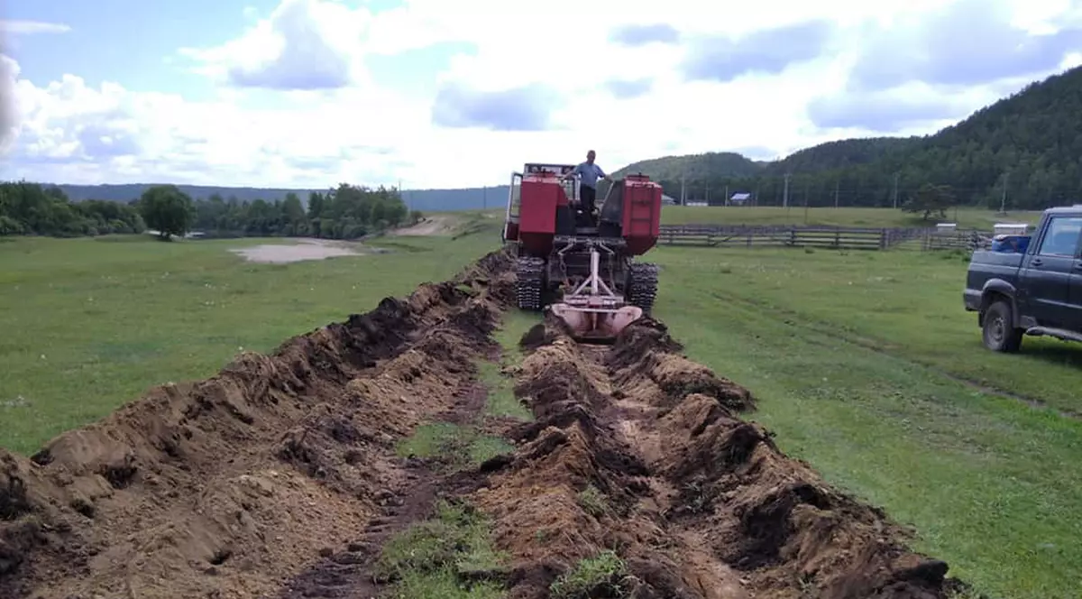 Carantină extremă într-un sat din Siberia. Tranșee săpate în jurul localității