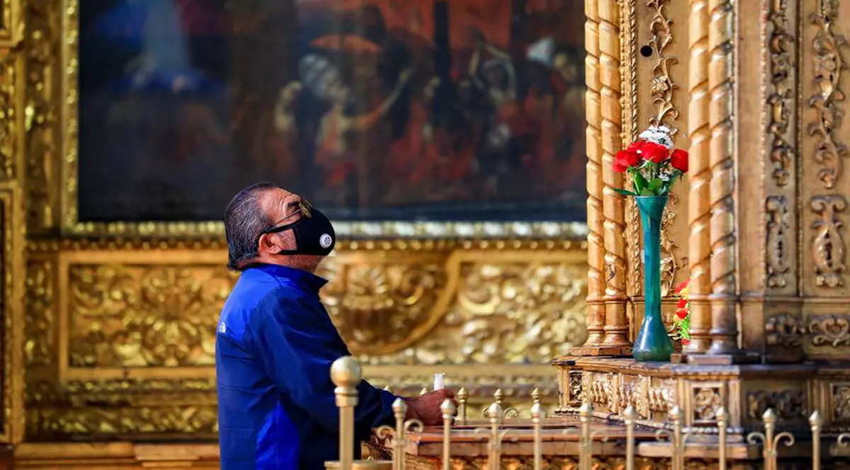 Analiză NYT. Bisericile din SUA s-au transformat în focare de infecție după ce au fost redeschise. Mai mulți tineri s-au infectat cu coronavirus într-o tabără religioasă