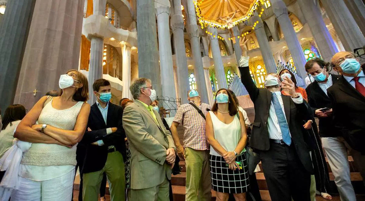 Catedrala Sagrada Familia din Barcelona a fost redeschisă după patru luni