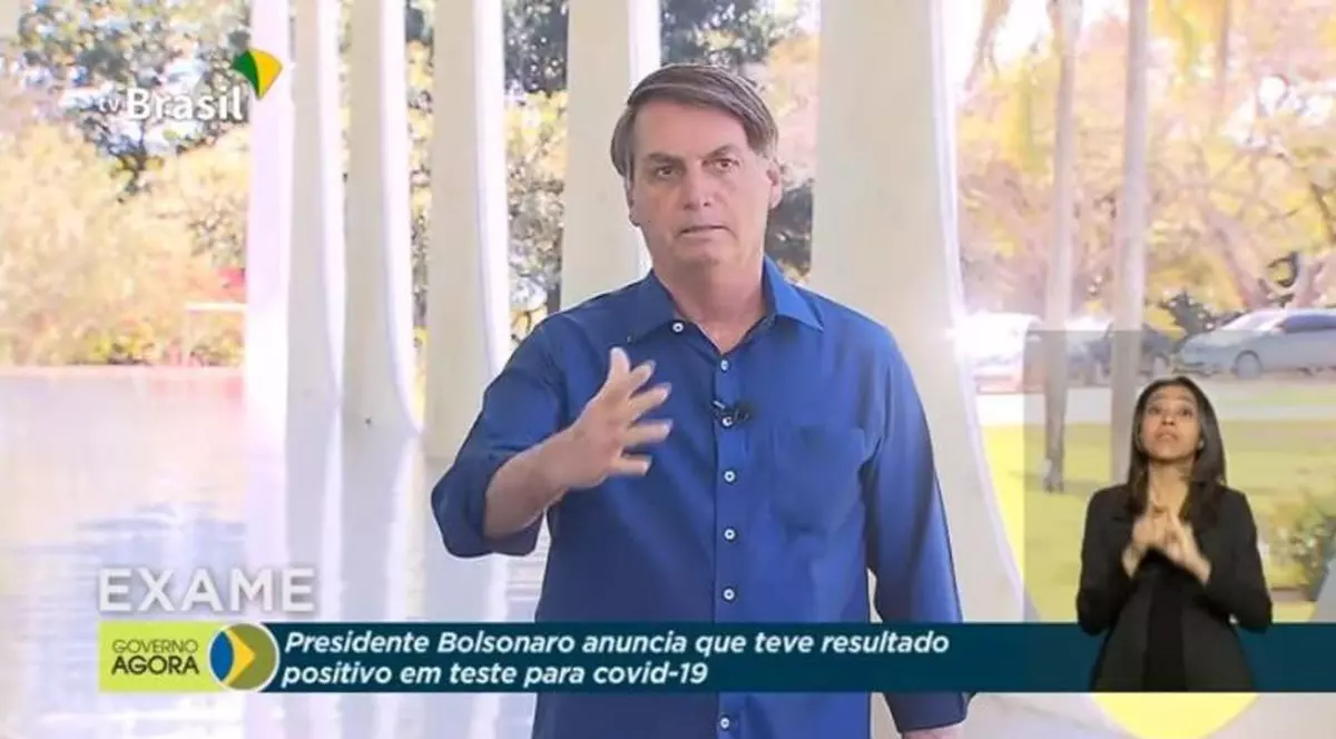 Jair Bolsonaro, dat în judecată de presa din Brazilia pentru că și-a scos masca