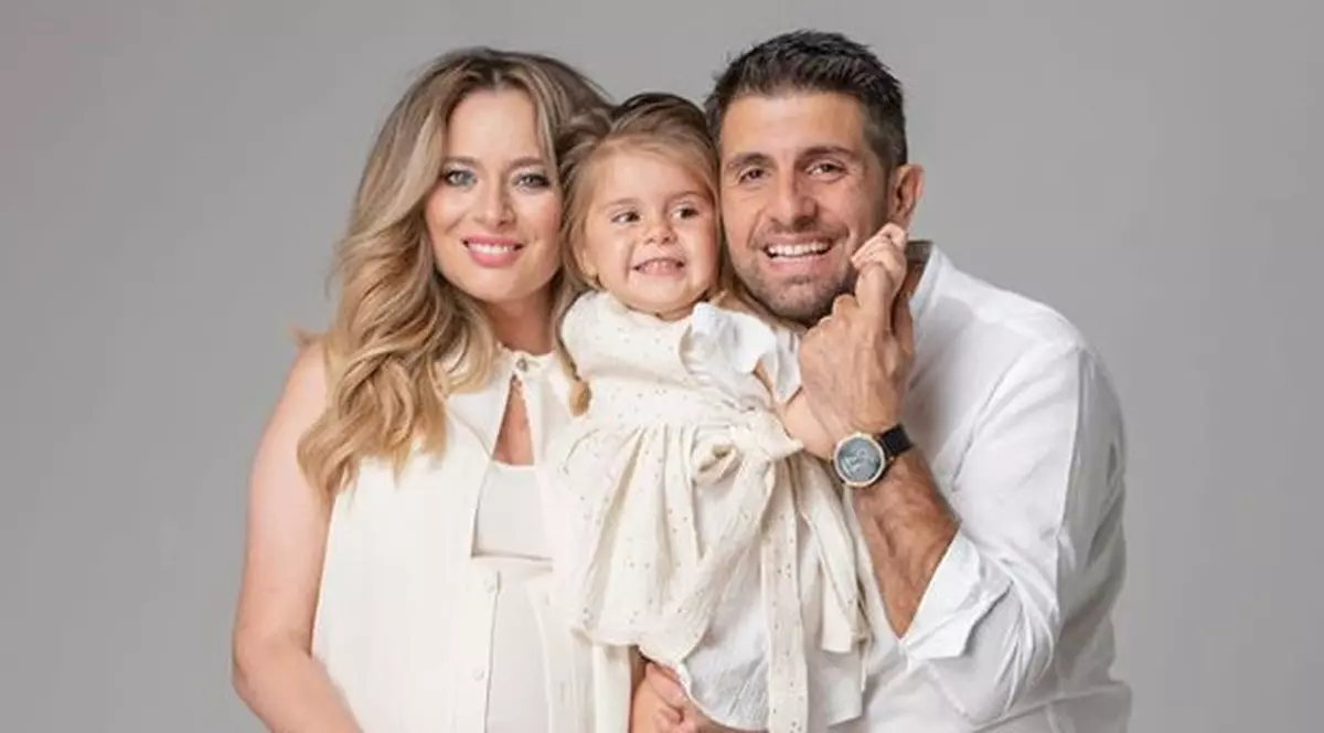 Laura Cosoi a amenajat camera fetițelor sale. Actrița va deveni mamă pentru a doua oară