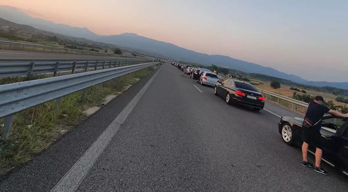 Cozi uriașe la vama Kulata. Românii așteaptă și patru ore să treacă granița. Anunțul făcut de MAE