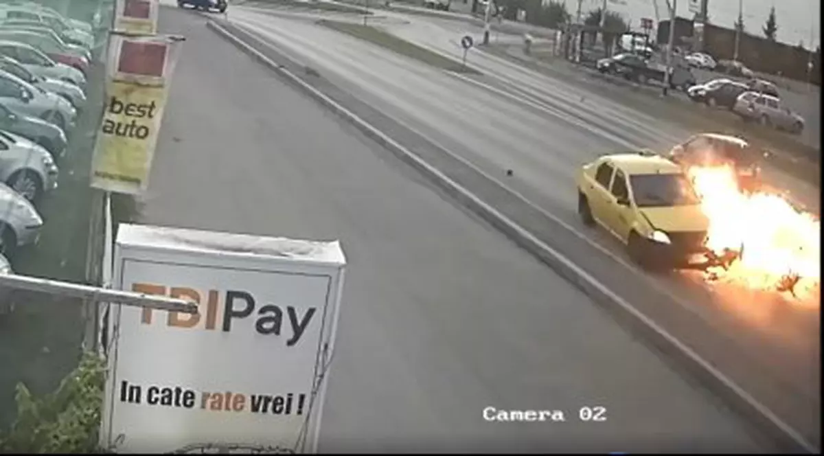 VIDEO | Cine este șoferița care a accidentat un poliţist în Buzău. Femeia rămâne în continuare în arest