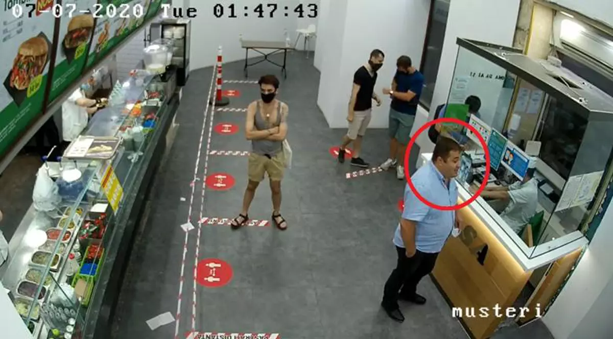 Filmaţi fără mască la şaormerie, deputaţii PSD Solomon şi Stativă au contestat amenzile şi ameninţă Poliţia cu procese