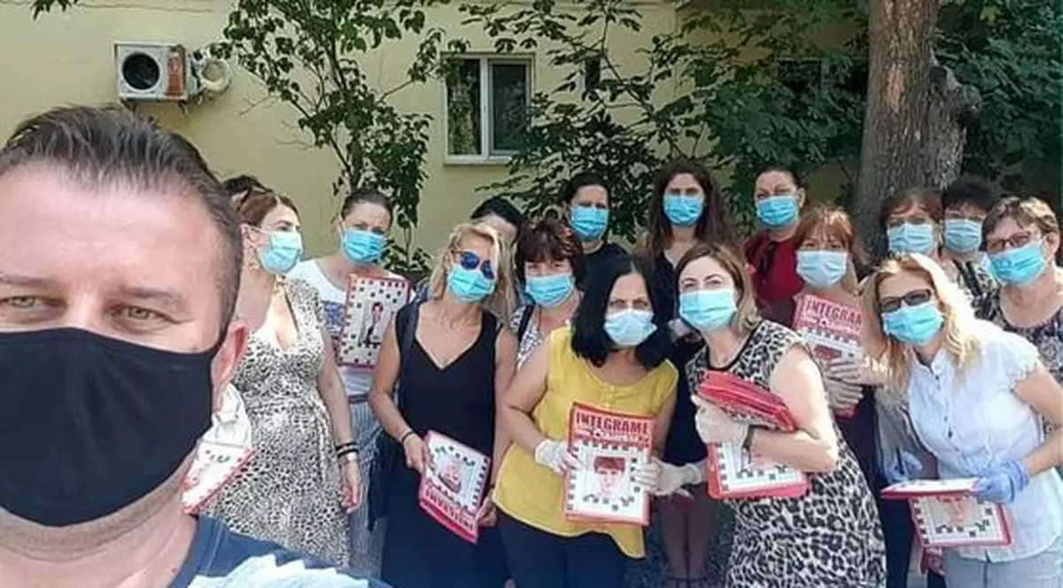 Angajații unui cămin de bătrâni din Craiova, unde este un focar de COVID-19, au împărțit pliante electorale cu Olguța Vasilescu