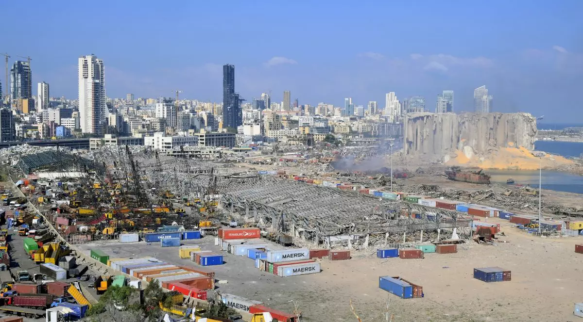 Vameșii libanezi au cerut de șase ori ridicarea nitratului de amoniu periculos din portul din Beirut. Nimeni nu le-a răspuns