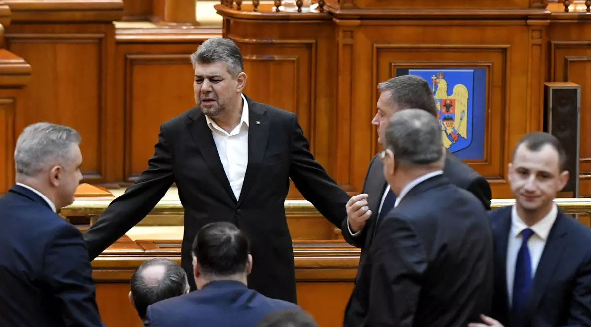 Absențe în PSD, înainte de votul moțiunii. Doi parlamentari în carantină, unul internat. Marcel Ciolacu amenință că îi va exclude din partid