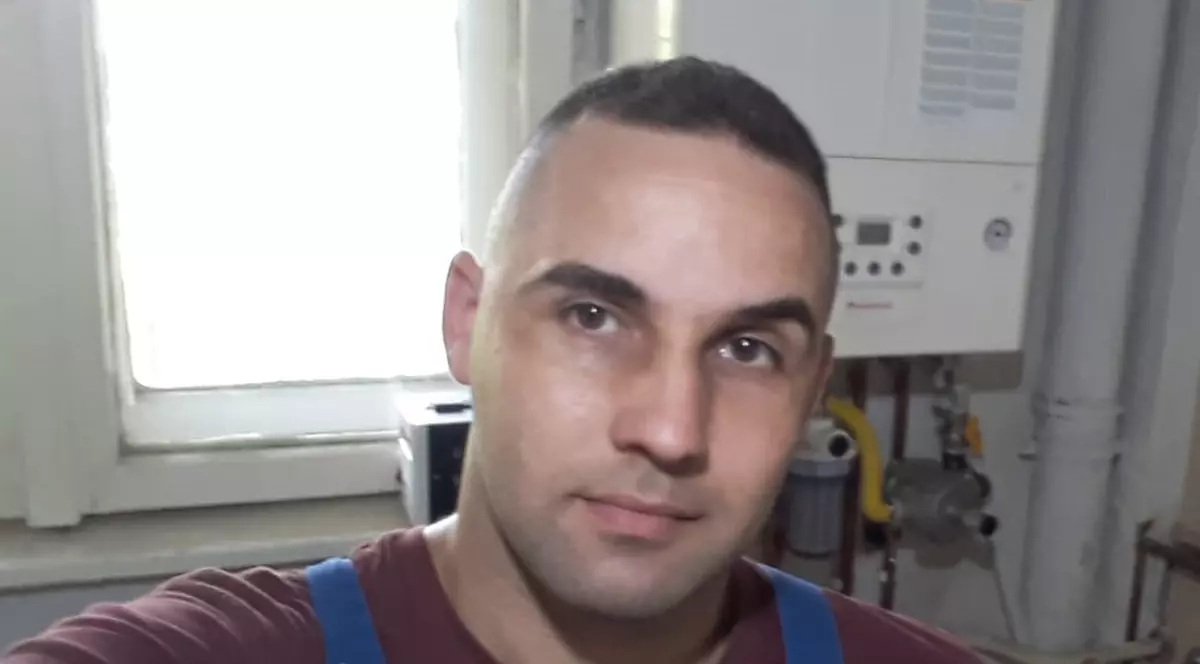 VIDEO | Un tânăr cu febră a așteptat în zadar rezultatului testului COVID-19. Colegii și-au întrerupt activitatea pentru că DSP Timiș l-a notat greșit