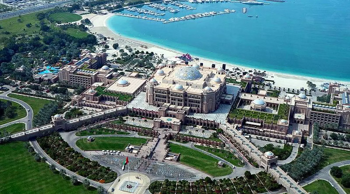 Fostul rege Juan Carlos al Spaniei, vizat de o anchetă de corupție, s-ar fi refugiat într-un hotel de lux din Abu Dhabi