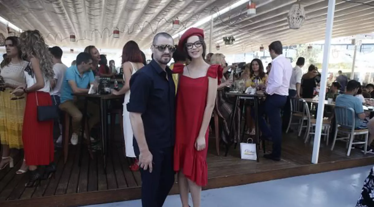 Cleopatra Stratan, ținută în continuare sub supraveghere de tatăl ei. Cântăreața va deveni majoră în octombrie