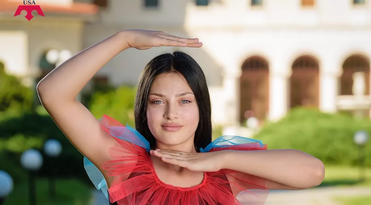 [Excelență la 14 ani] Adina Georgiana Popovici, adolescenta din Glina care a ajuns model internațional la doar 14 ani (publicitate)