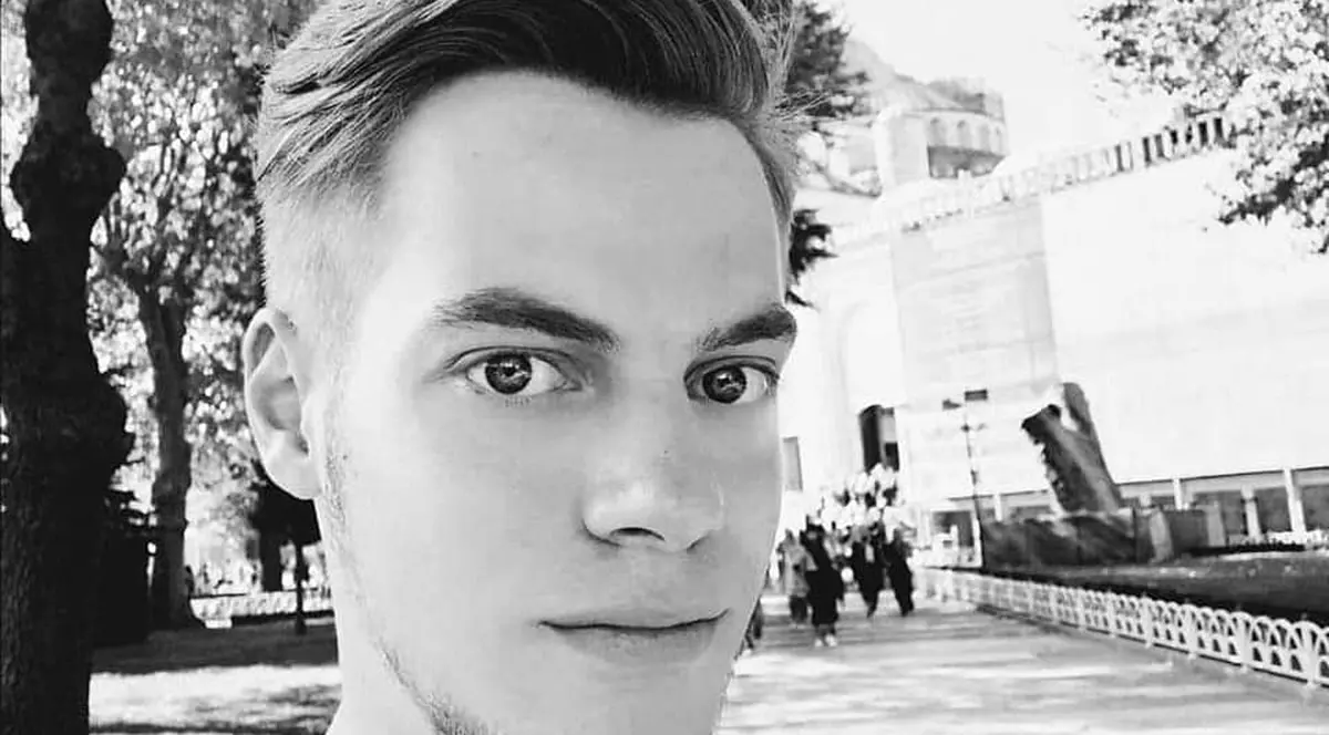 Gabriel, un tânăr de 20 de ani, a murit în urma unui stop cardio-respirator în timp ce era în mare, în Olimp: “Sufletul lui tânăr a zburat la Cer, spre Dumnezeu”