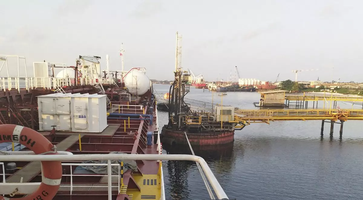 Cei 6 navigatori români blocați în Gabon, în urma pandemiei, au ajuns acasă ﻿