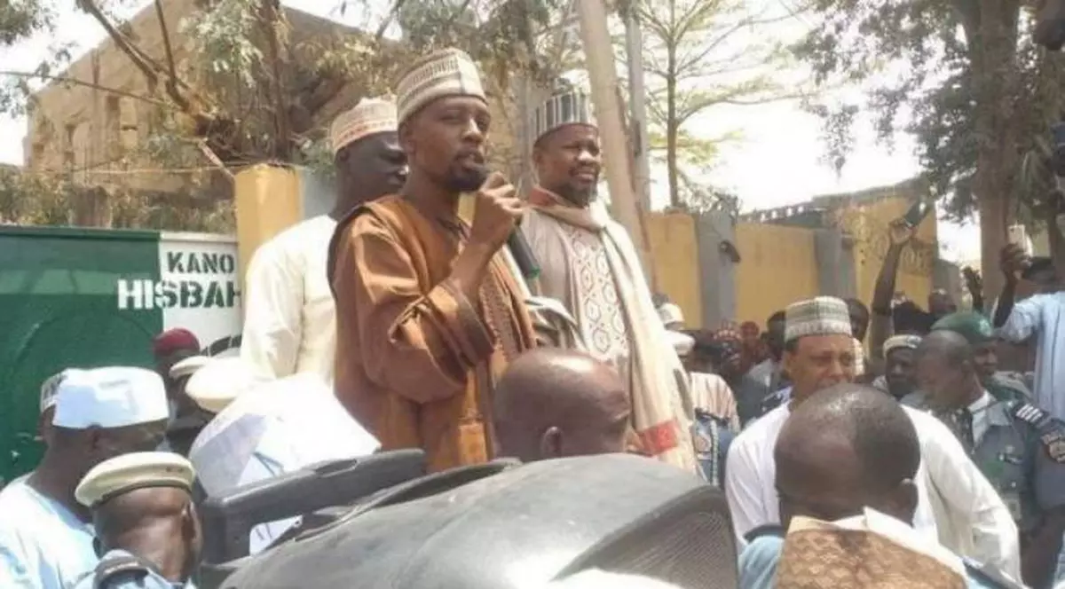 Un cântăreț din Nigeria a fost condamnat la moarte din cauza unei melodii