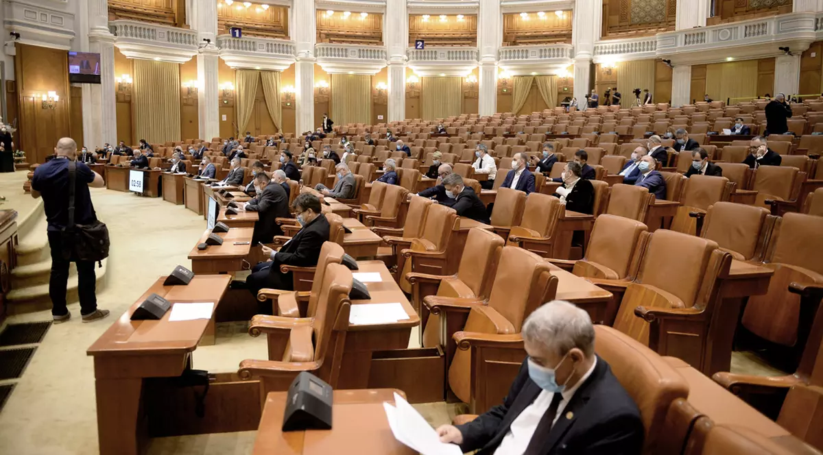 Liberalism și duhoarea legionară | Cum am ajuns să fiu amenințat, după cercetarea CV-urilor politicienilor: ”NU SCAPI… un apatrid, fără țară”