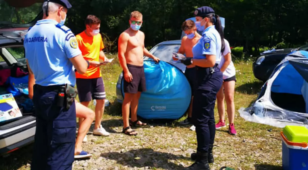 Ce a păţit bărbatul cu COVID-19 găsit la picnic în Sinaia, când trebuia să stea în izolare la domiciliu