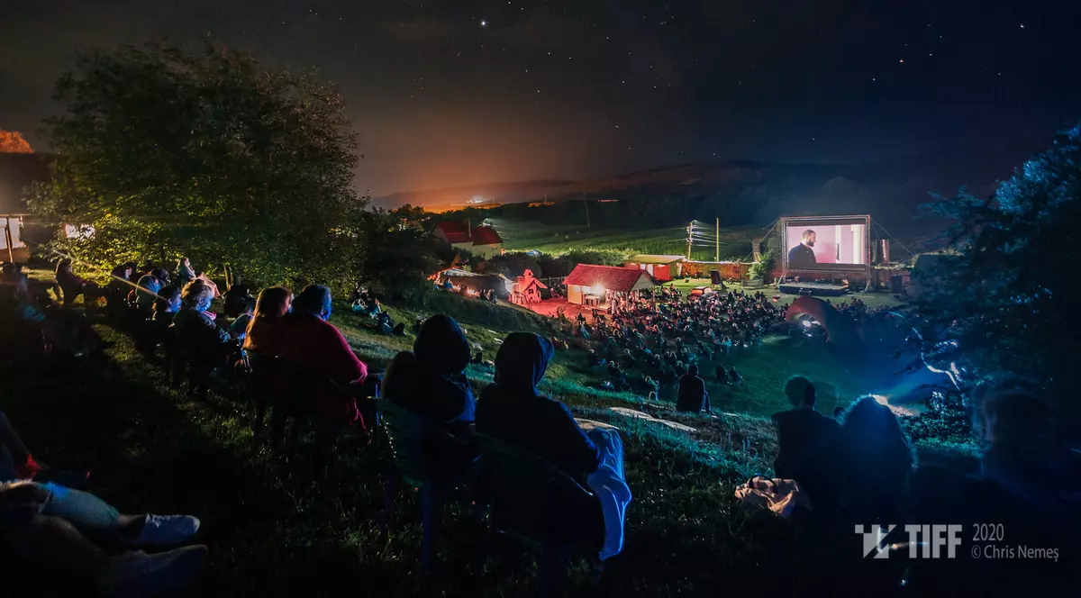 Lecția Clujului: 45.000 de spectatori au participat la TIFF, purtând mască și păstrând distanța. Dintre sutele de organizatori și voluntari nu s-a îmbolnăvit nici unul