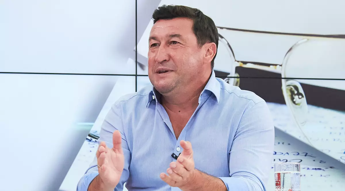 Viorel Moldovan, antrenorul care i-a șocat pe francezii de la L'Équipe: "Am împușcat cerbi carpatini și urși!"