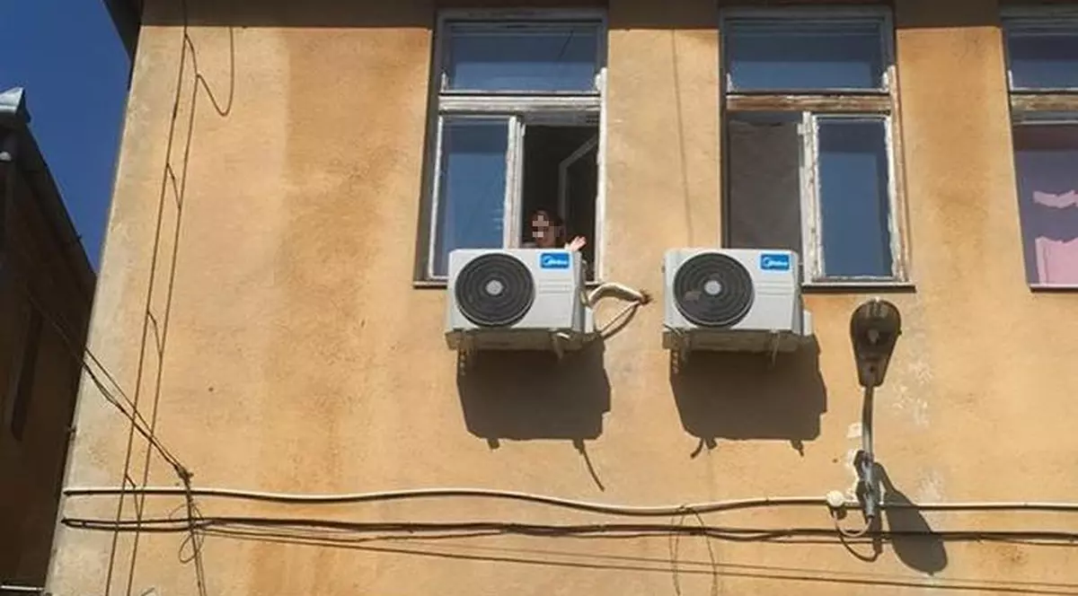 Ariana, fetița care a cerut să fie internată pentru a-și proteja mama, s-a vindecat (foto ebihoreanul.ro)