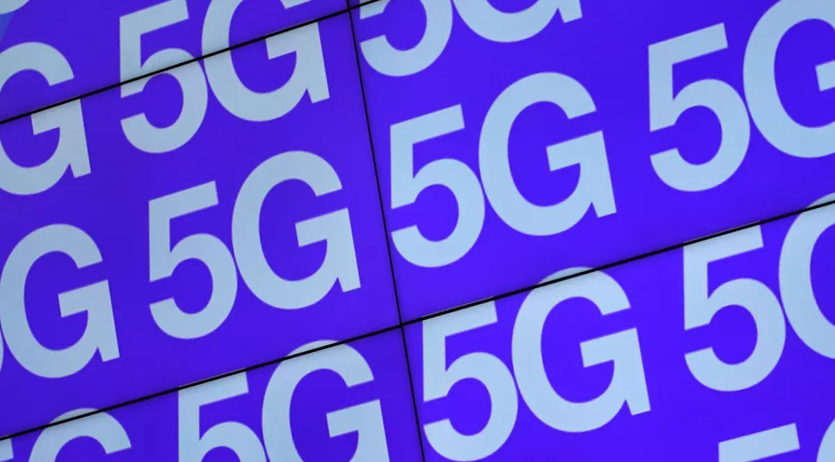 Coliere și accesorii care ar fi trebuit să ofere protecție împotriva 5G s-au dovedit a fi radioactive