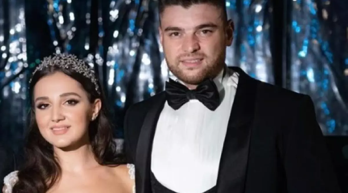 Teodora, fata cea mare a lui Becali, alături de Mihai Mincu, sotul ei, in ziua nuntii