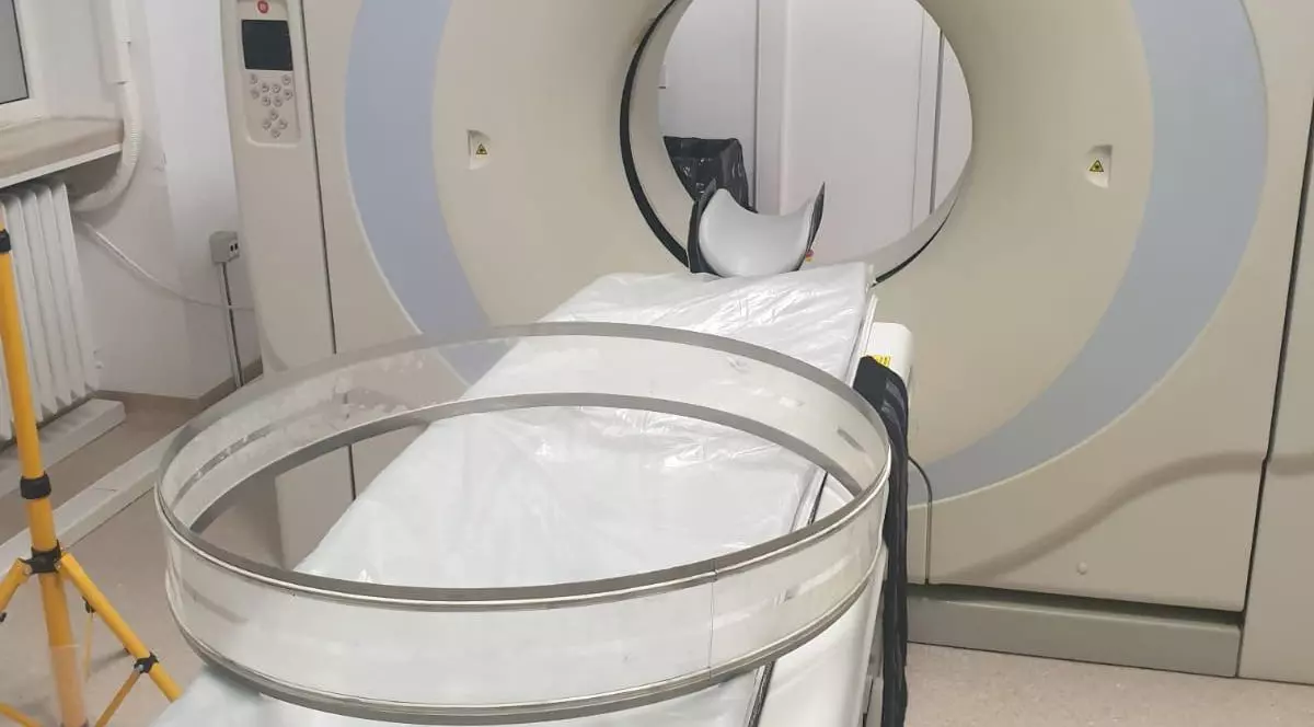 Cupola unui tomograf s-a prăbușit în timp ce o pacientă era scanată