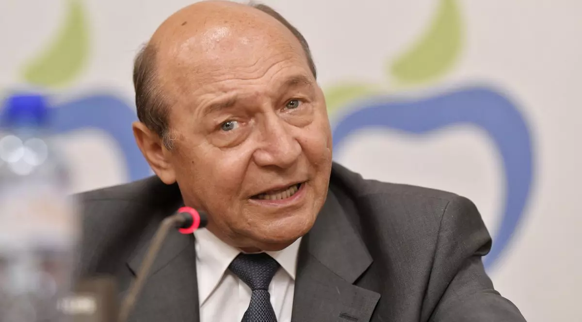 Traian Băsescu: “Nu mă voi opri dintr-o cursă electorală. E ca şi cum i-ai spune unui avion: opreşte puţin!”