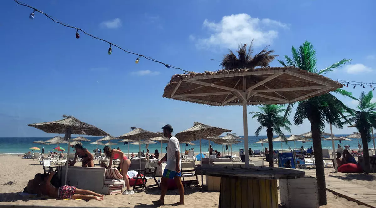 Grecia anunță noi restricții. Restaurantele și barurile vor fi închise noaptea în unele din cele mai atractive destinații turistice