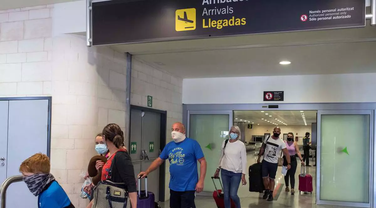 G4media: Guvernul discută o posibilă revenire asupra măsurii carantinării persoanelor care vin din Spania, după ce decizia a nemulțumit Madridul