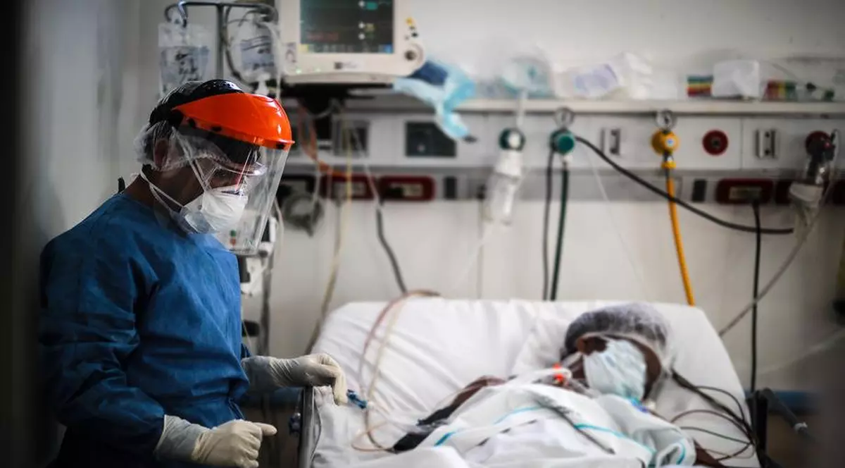 VIDEO Număr mare de noi cazuri COVID în România: 1.345 în ultimele 24 de ore. 45 de oameni infectați cu coronavirus au murit