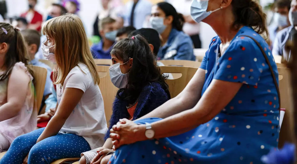 Ministrul german al Educației susține purtarea măștii sanitare la școală