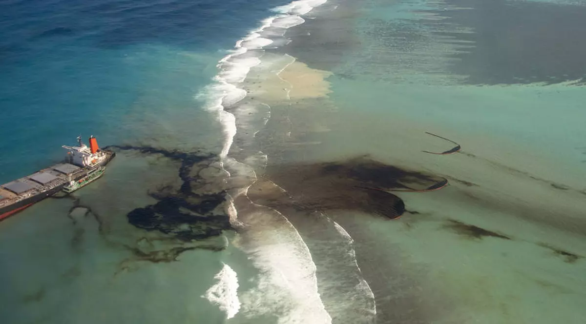 Insulele Mauritius, in pragul unui dezastru ecologic. Foto: EPA