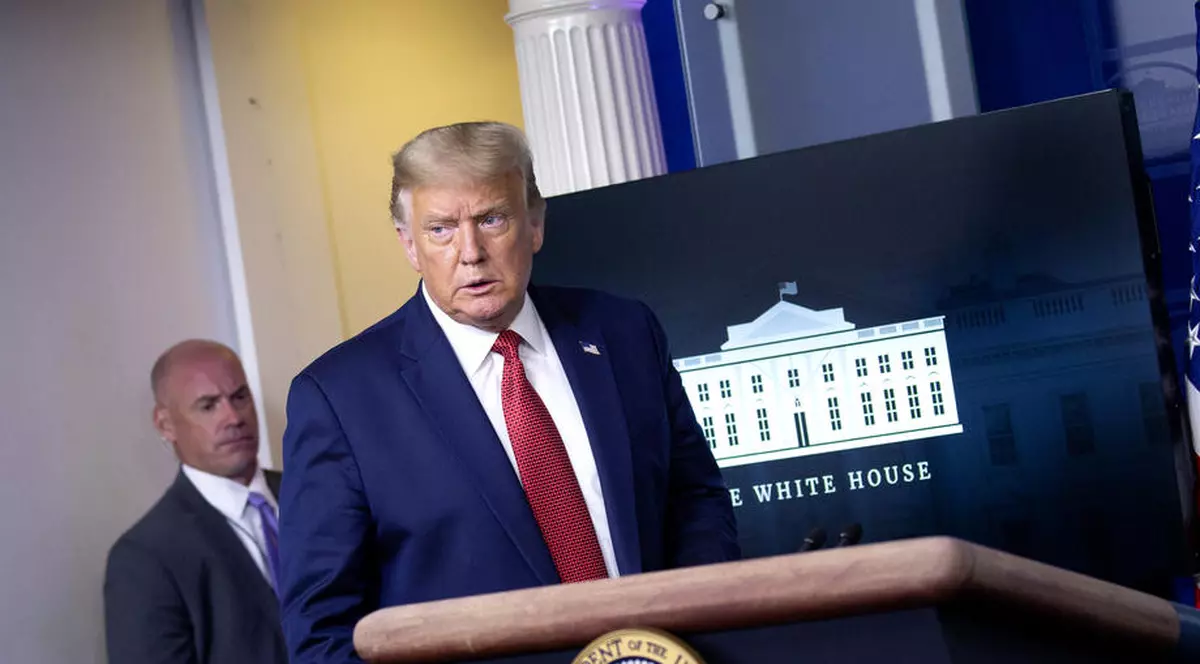 VIDEO | Donald Trump și-a interupt conferința, din cauza unui foc de armă în afara Casei Albă. ”Poliția a împușcat pe cineva”