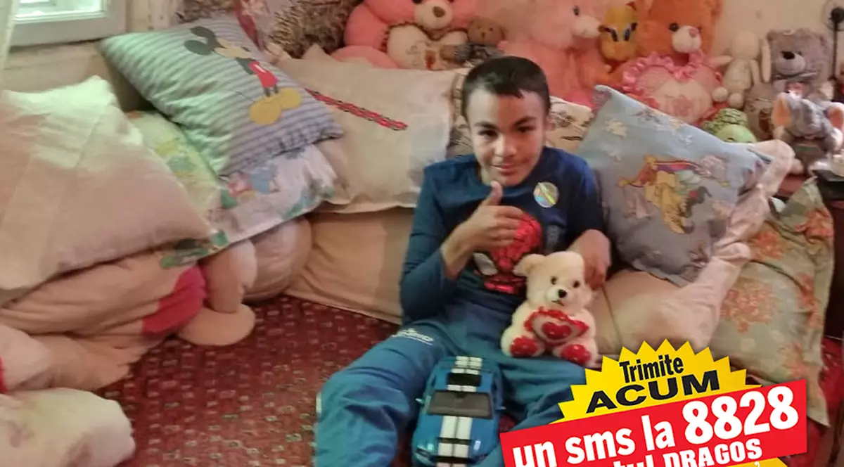 Pentru a spera la o viață normală, Dragoș are nevoie de 5.000 de lei lunar. Copilul suferă de tetrapareză spastică și cancer, iar terapiile zilnice sunt vitale pentru recuperare.