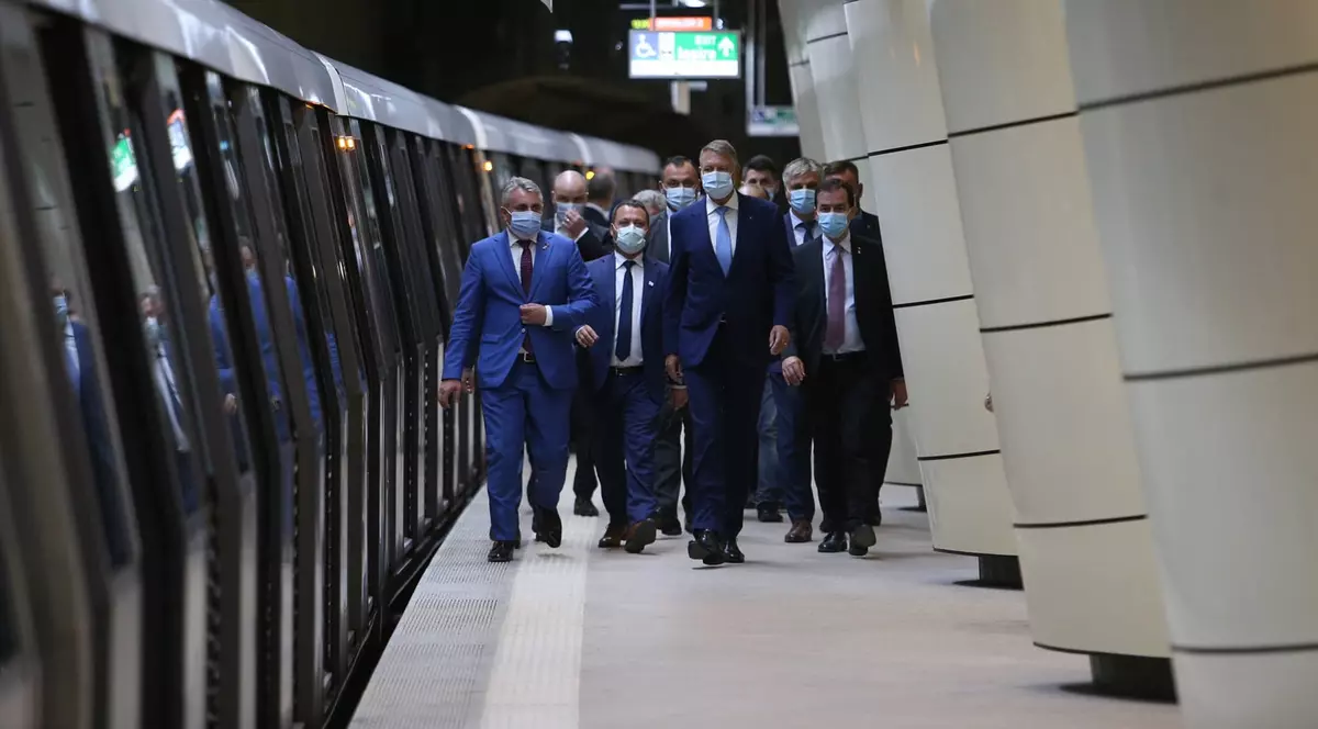 Klaus Iohannis la inaugurarea metroului din Drumul Taberei Sursa foto | Dumitru Angelescu