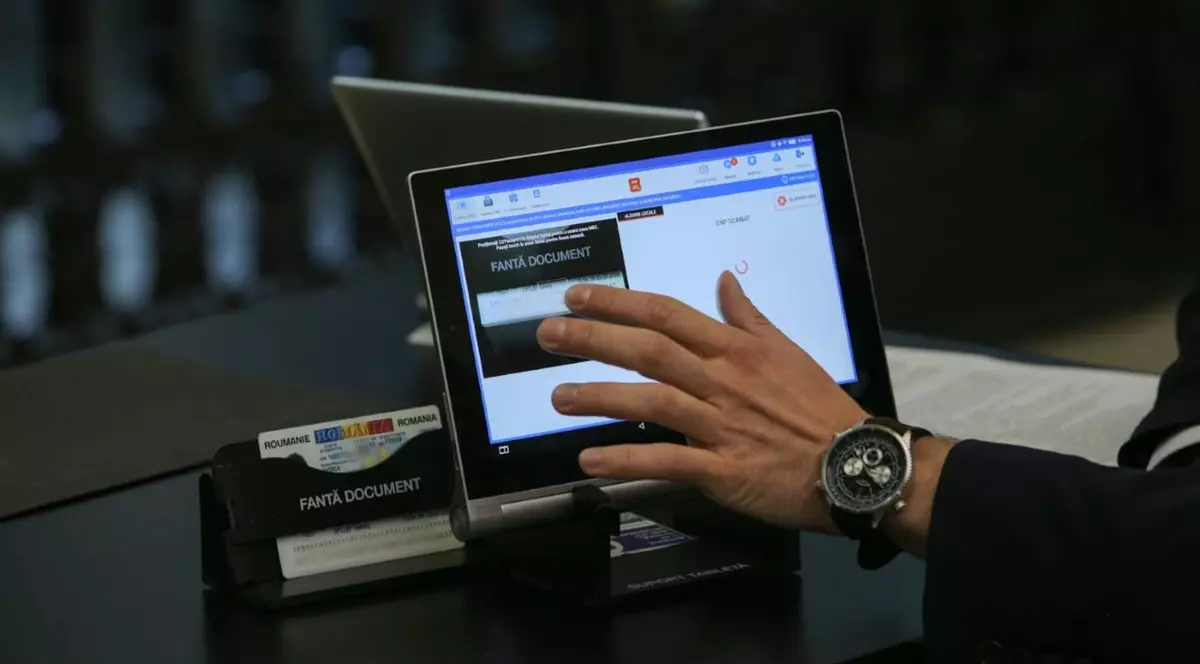 Alegeri locale 2020. Ce reguli trebuie respectate, cum e detectat votul multiplu și ce se întâmplă dacă nu funcționează tabletele﻿