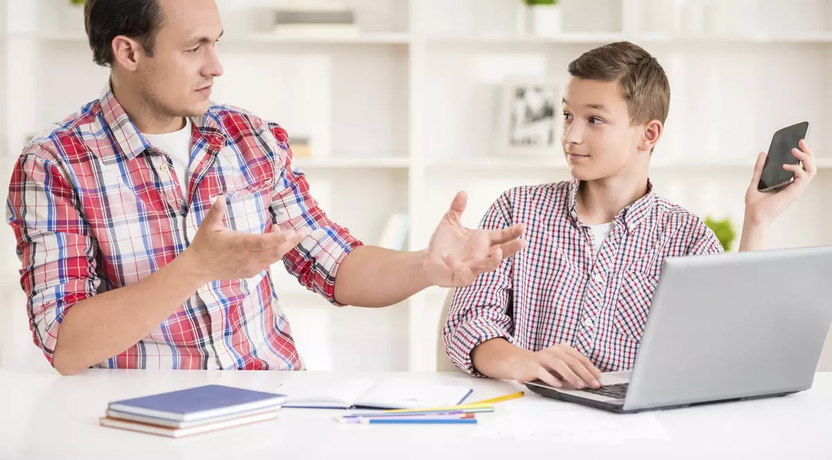 IN A RELATIONSHIP | Ghid pentru părinți: Cum să-ți susții copilul odată cu reînceperea școlii