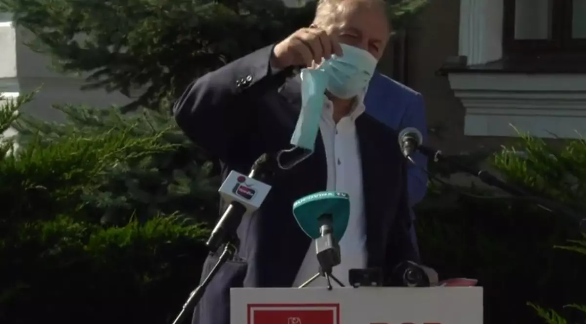 Vasile Dîncu, după ce a fost întrebat de ce nu poartă mască la intrarea într-un spital: "Vă mulțumesc pentru profunda întrebare"