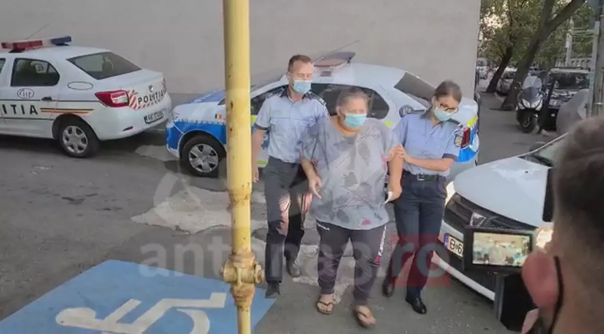 Femeia din Bucureşti care şi-a bătut fetiţa de 5 ani, reţinută de poliţişti
