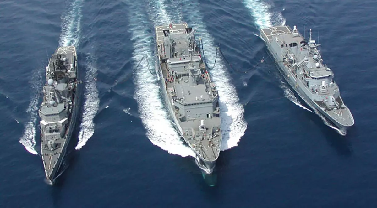 Navele grecești, în timpul unor manevre militare cu partenerii europeni FOTO: Hepta