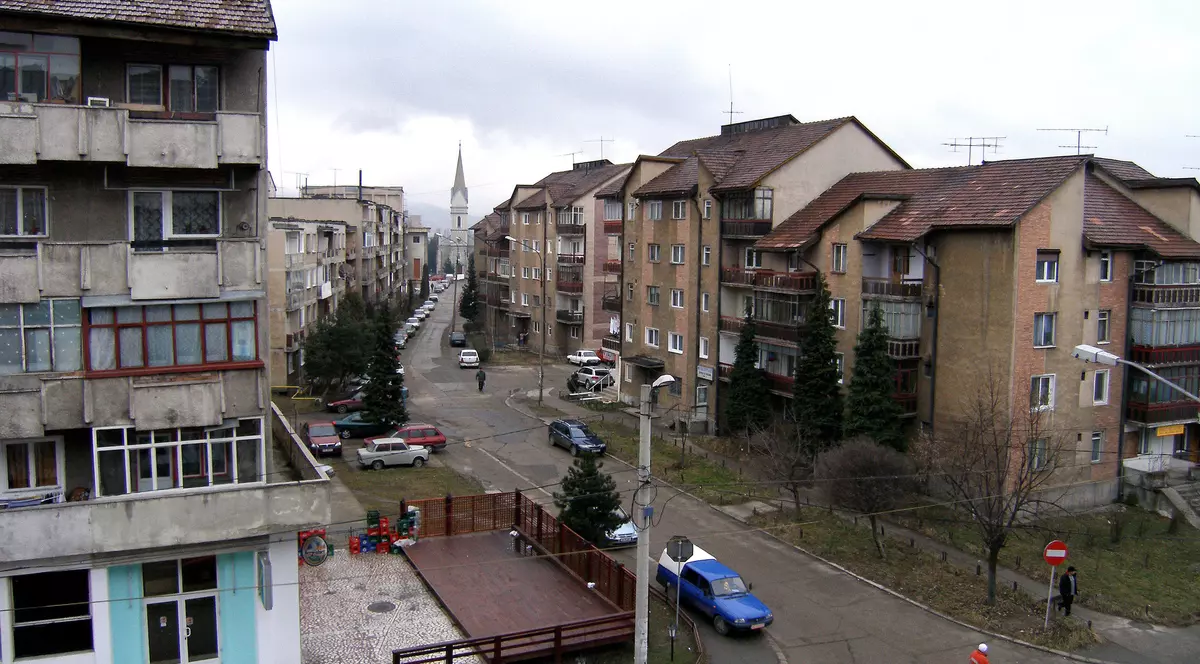 Un cartier din Petroșani, declarat zonă specială de siguranță publică pentru o perioadă nedeterminată, din cauza riscului criminogen