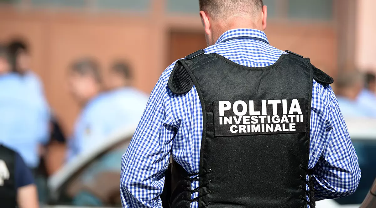 De ce a susținut Poliția, timp de trei ani, că un cadavru de peste 70 de ani, care are datele vestimentare ale unui bătrân dispărut, este al cuiva "de 37 de ani"?!