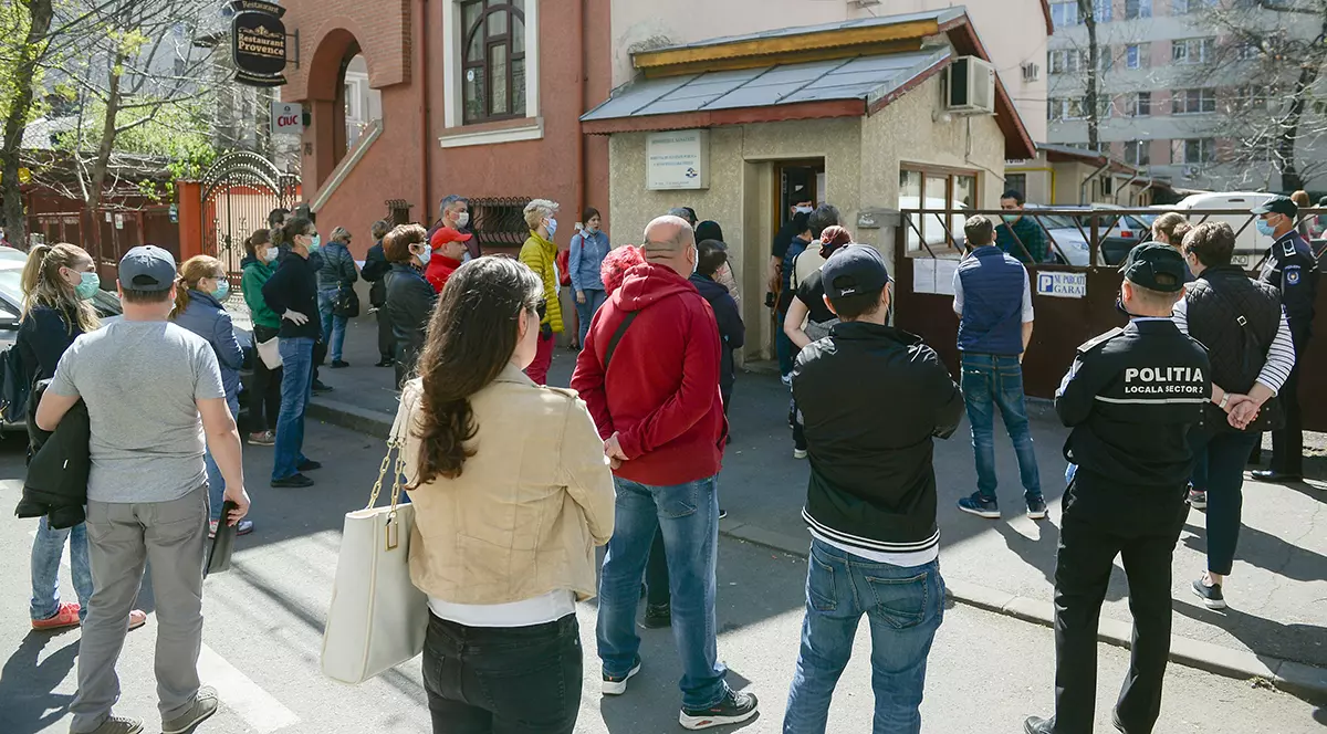 Cei 100 de rezidenți detașați ilegal la DSP București se plâng de amenințări din partea conducerii: “Presiunea psihică este imensă”