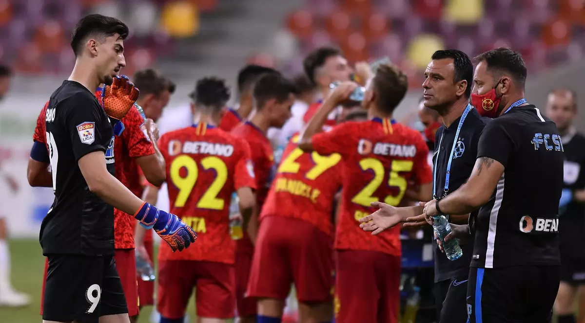 Antrenorii de la FCSB și un fotbalist, confirmați cu COVID-19 înaintea meciului din Europa League