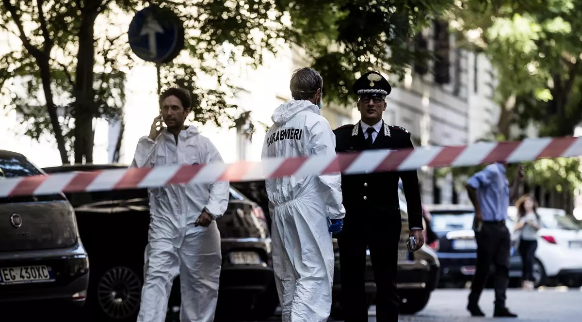 Speriată că s-a infectat cu COVID-19, o profesoară din Italia s-a sinucis, înainte să primească rezultatul testului