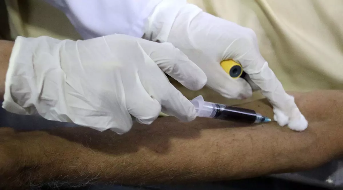 O provincie din Pakistan va bloca telefoanele celor care nu se vaccinează anti-Covid