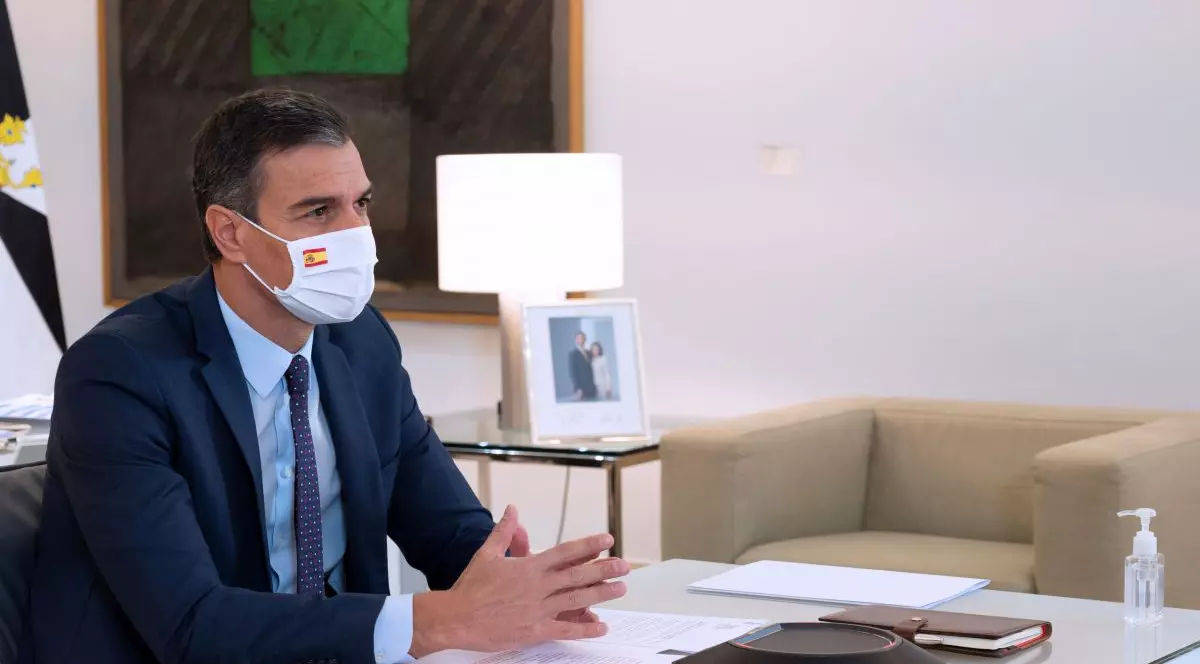 Spania renunță la masca de protecție în aer liber. „E ultimul weekend cu mască afară”