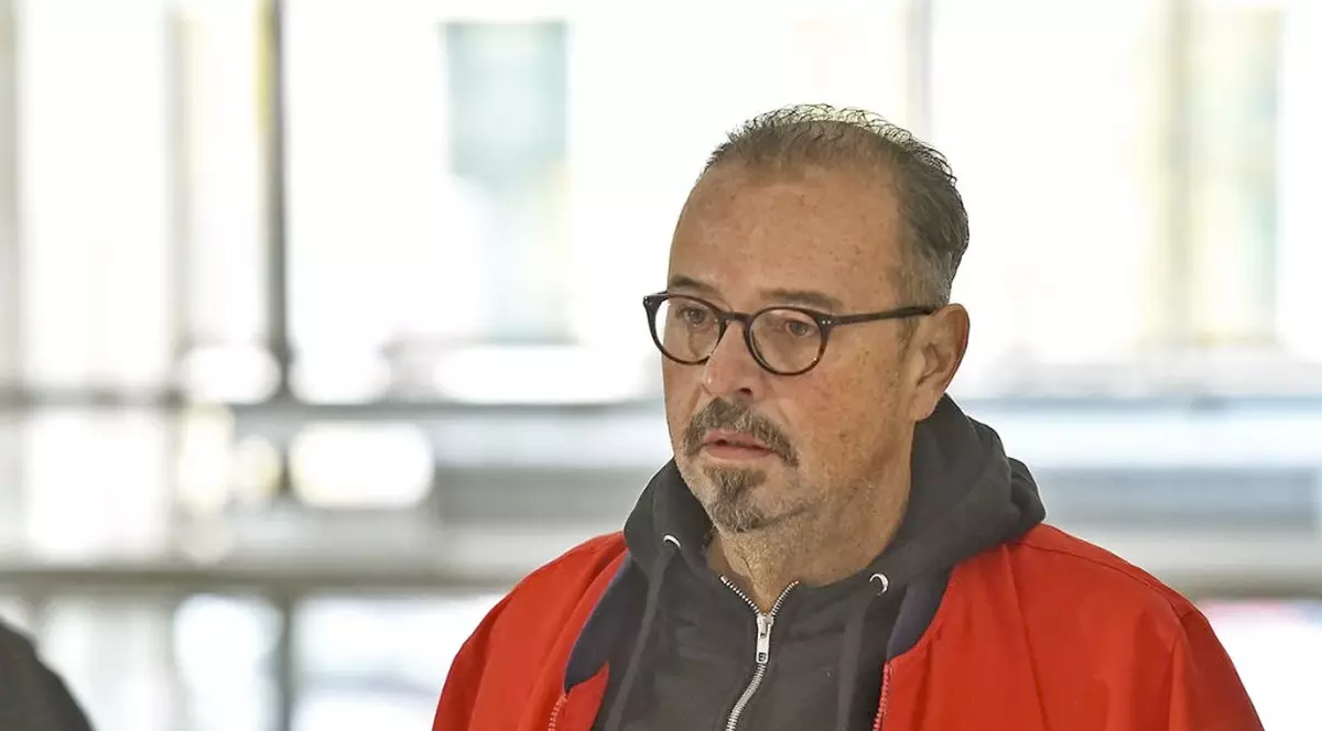 Sector 5: Opt angajaţi din Primărie, confirmaţi pozitiv la testul COVID-19